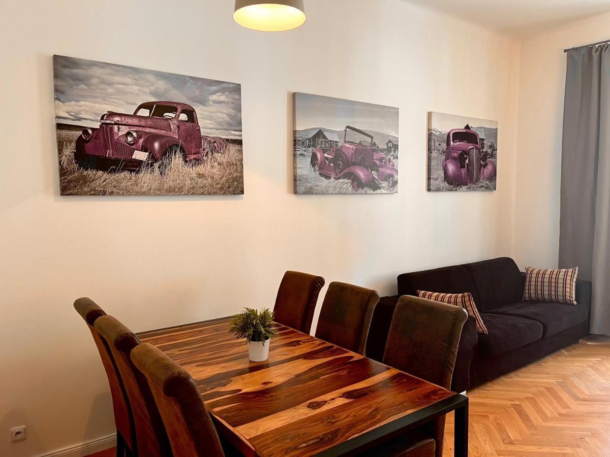 Riverbridge Apartments Прага Экстерьер фото