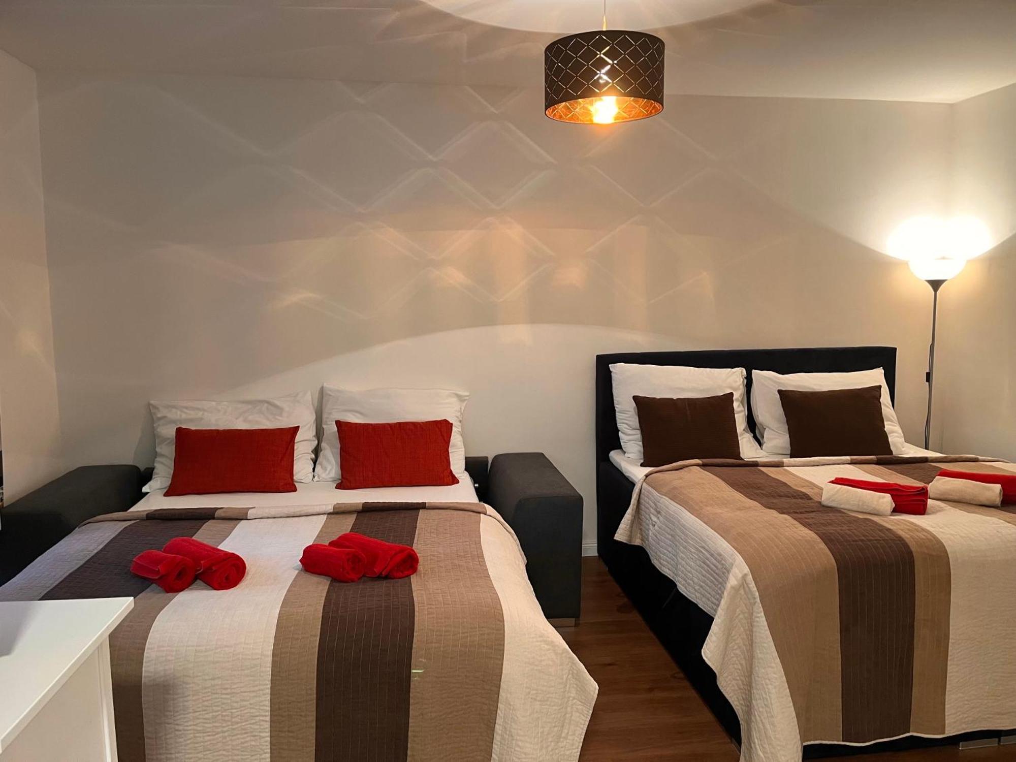 Riverbridge Apartments Прага Экстерьер фото