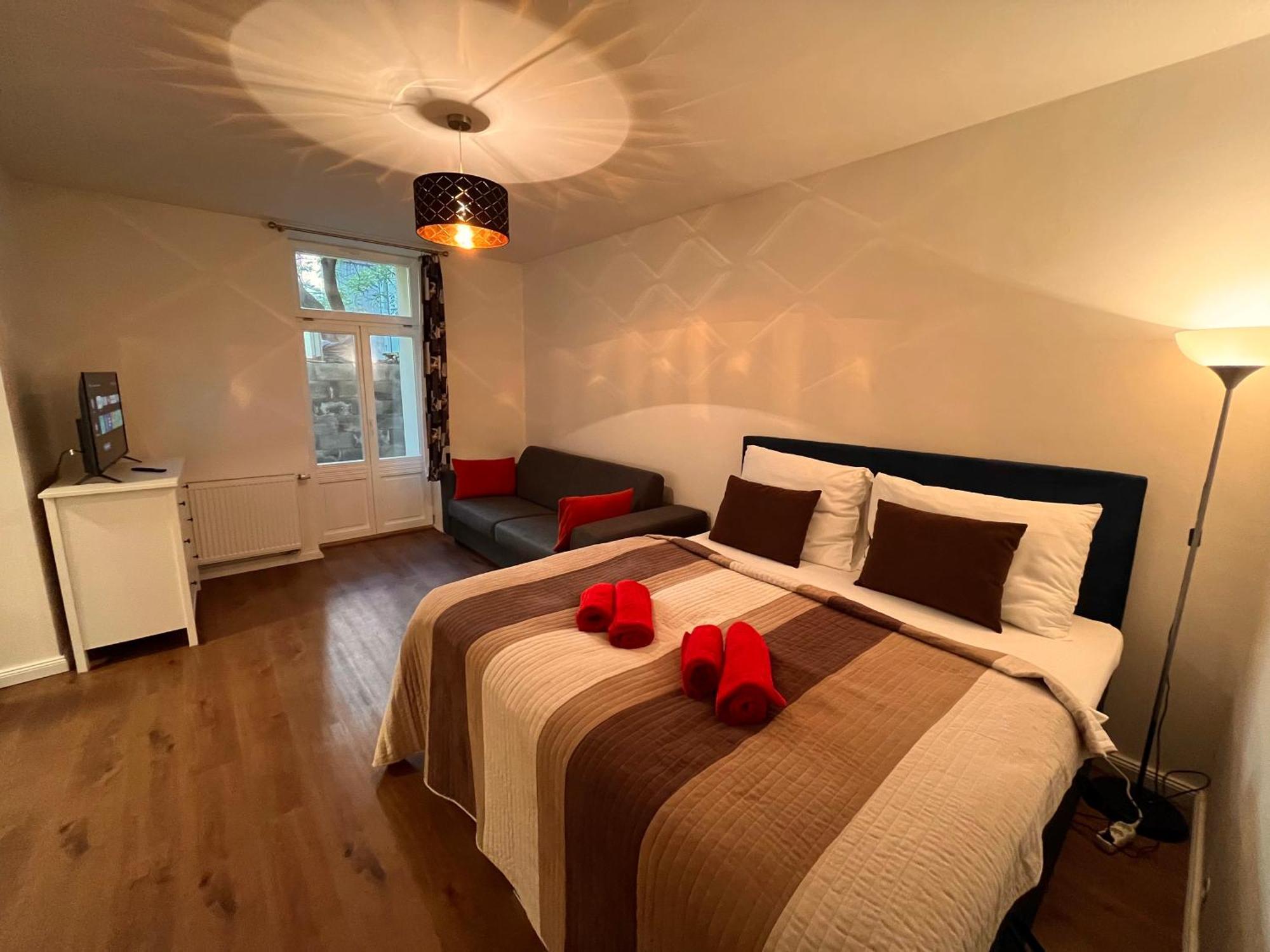Riverbridge Apartments Прага Экстерьер фото