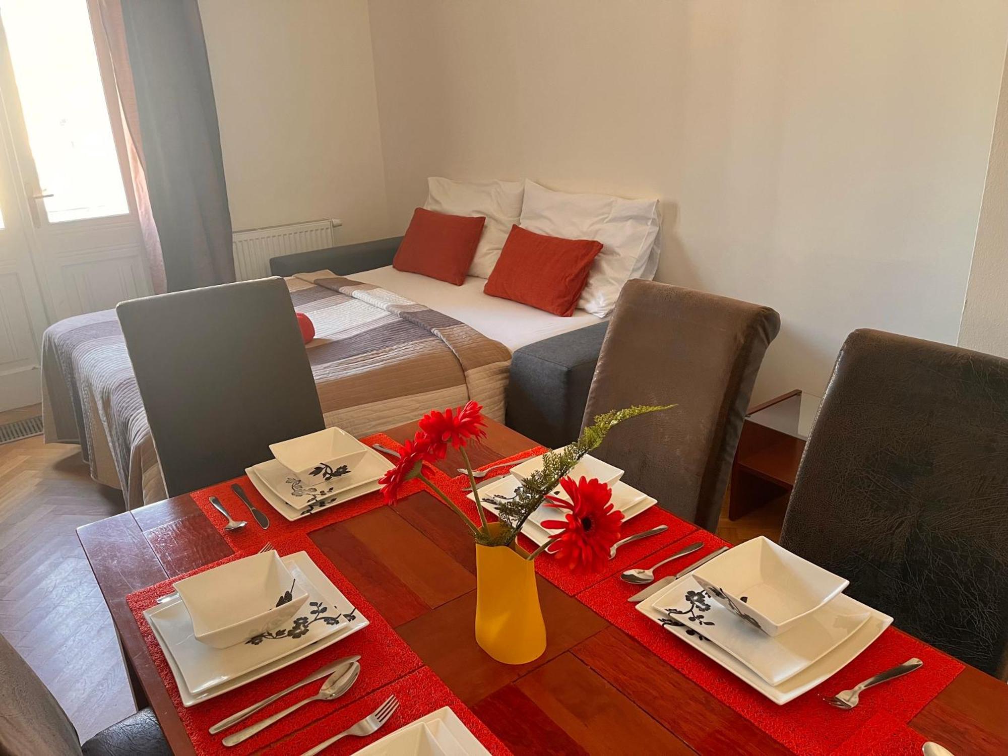 Riverbridge Apartments Прага Экстерьер фото