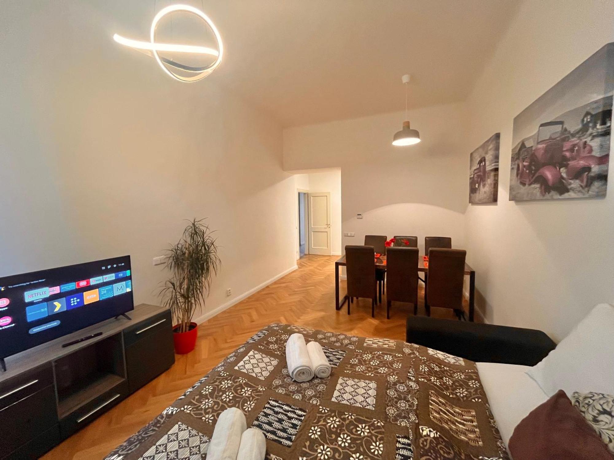 Riverbridge Apartments Прага Экстерьер фото