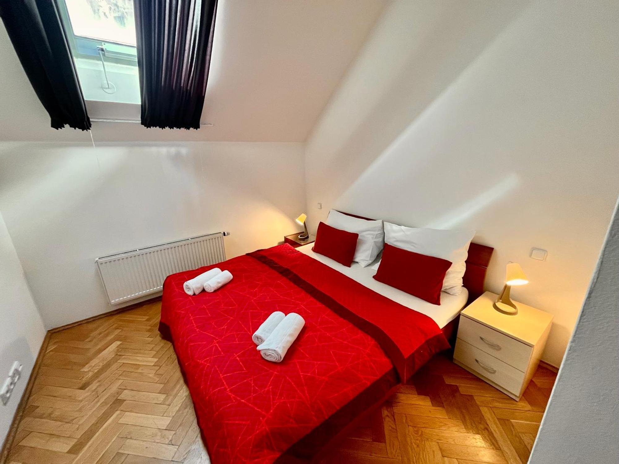 Riverbridge Apartments Прага Экстерьер фото